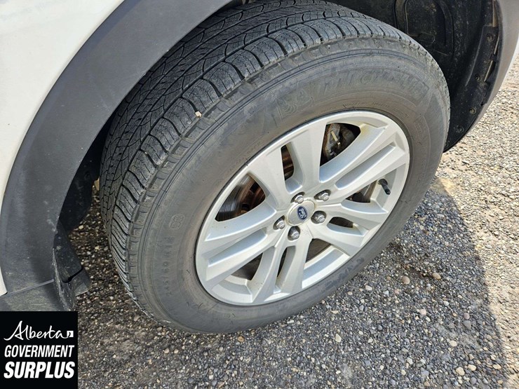 2019-ford-explorer-xlt-image-31