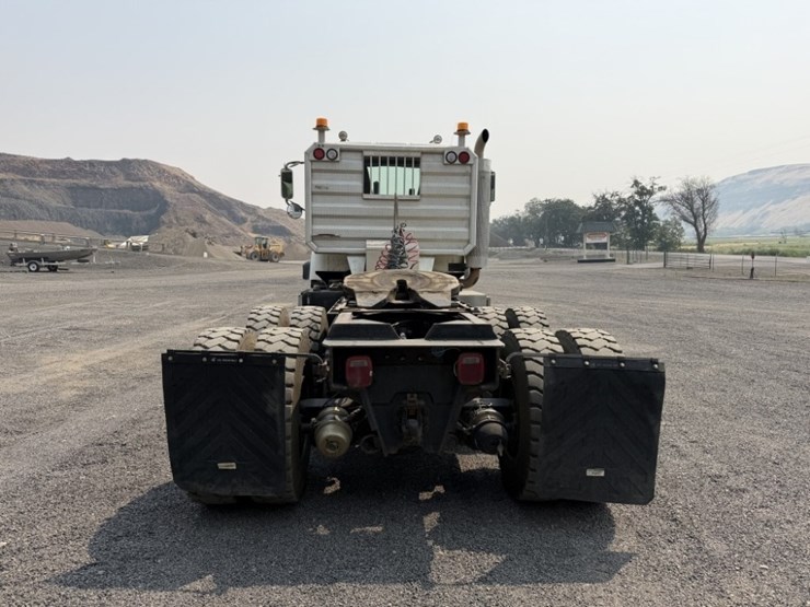 2004-international-5500i-t/a-truck-tractor-image-4