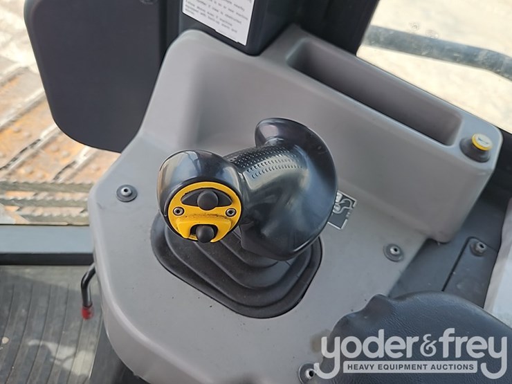 2023-komatsu-d39px-24-image-31