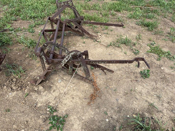 international-harvester-four-row-mounted-cultivator-image-11