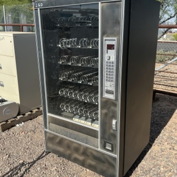 SNACK VENDING MACHINE