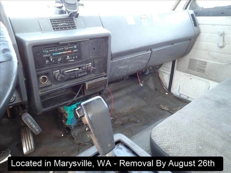 1995-isuzu-npr-image-8