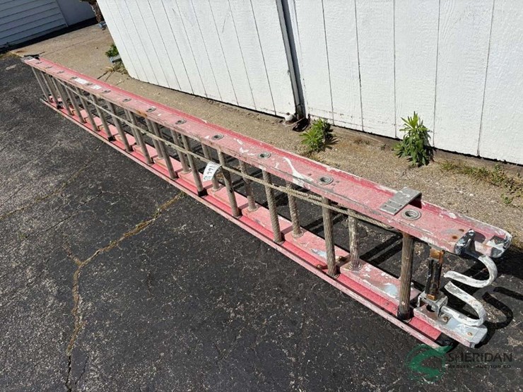 fiberglass-extension-ladder,-24-ft.-image-1