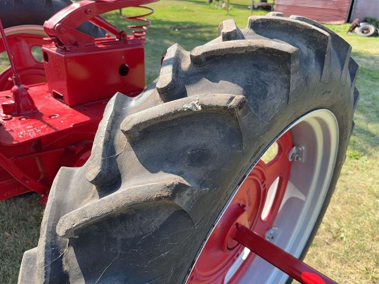 farmall-200-image-42