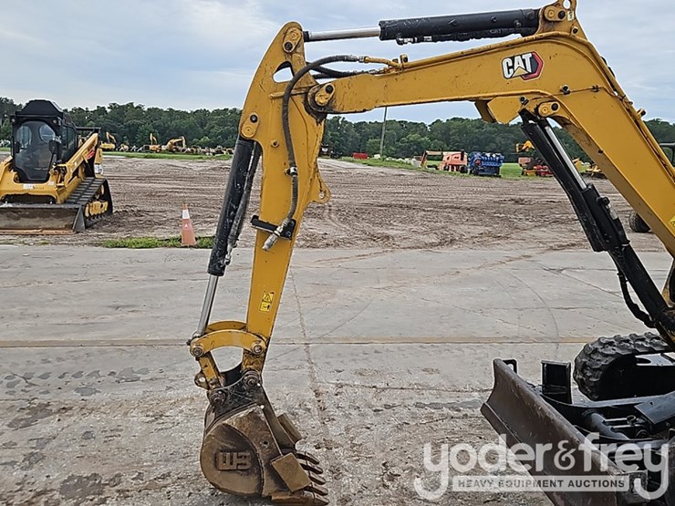 2023-caterpillar-302.7cr-image-17
