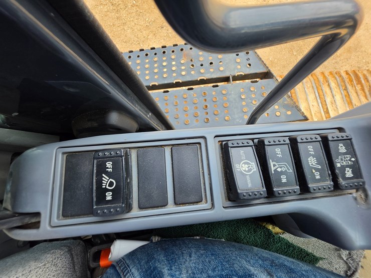 2018-deere-470g-lc-image-47