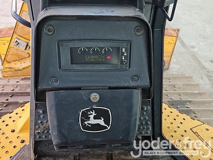 2019-deere-750k-lgp-image-36