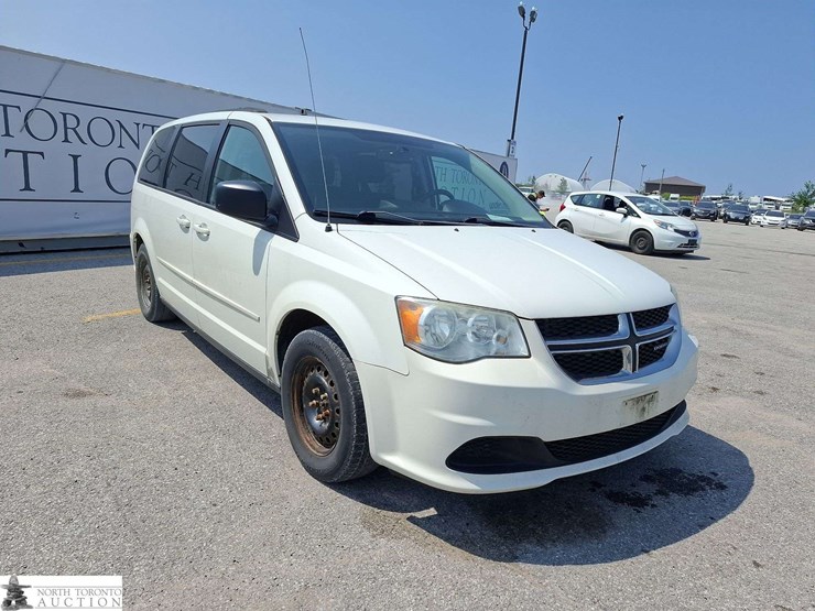 2011-dodge-grand-caravan-se-image-3