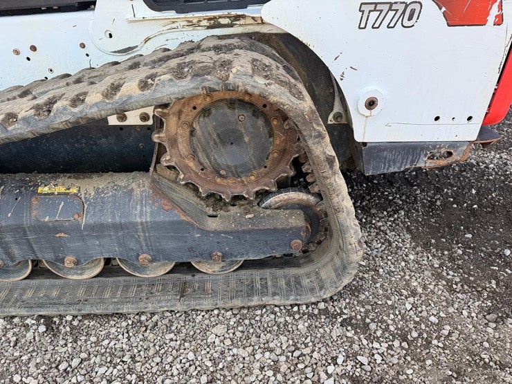 2019-bobcat-t770-image-18