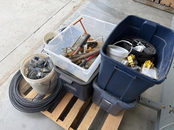 skid-of-fencing-tools-and-miscellaneous-items-image-1