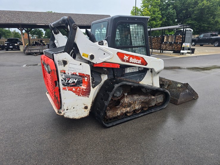 2021-bobcat-t64-image-12