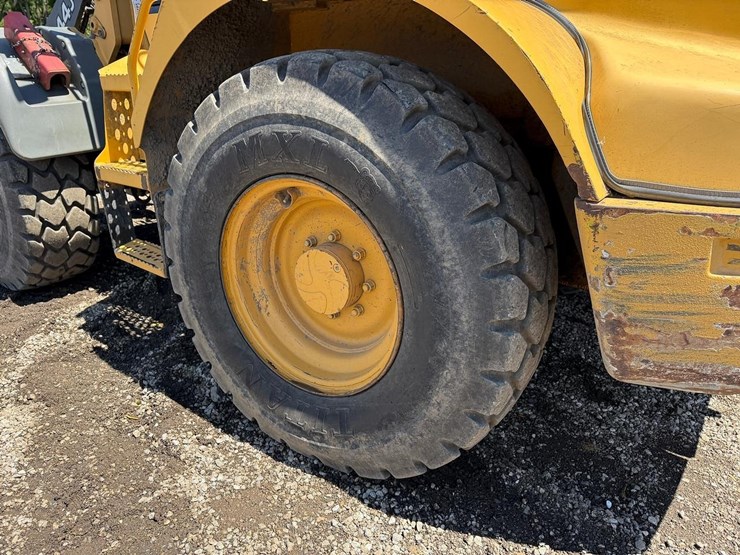 2008-deere-344j-image-13