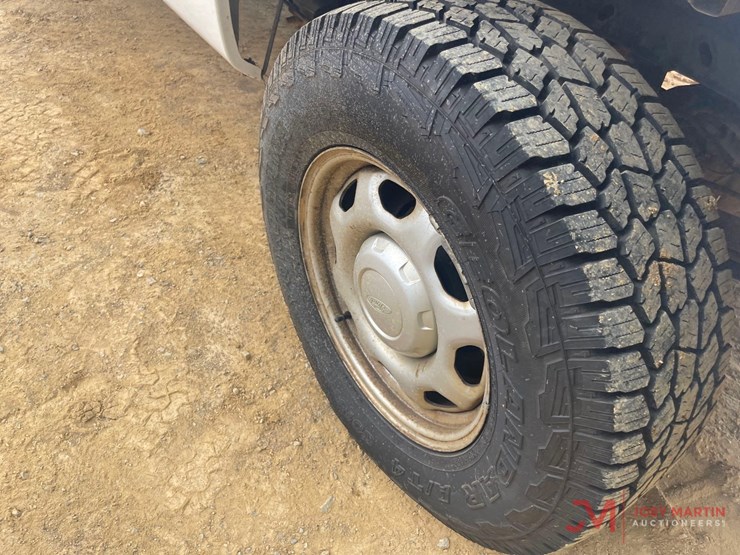 2013-ford-f150-xl-image-11