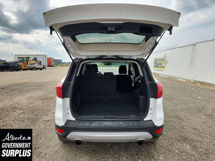 2019-ford-escape-se-image-11