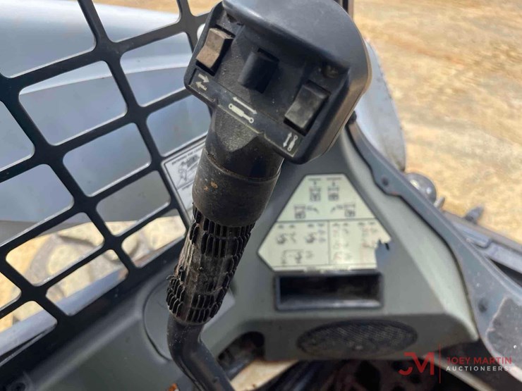 2017-bobcat-s650-skid-steer-loader-image-20