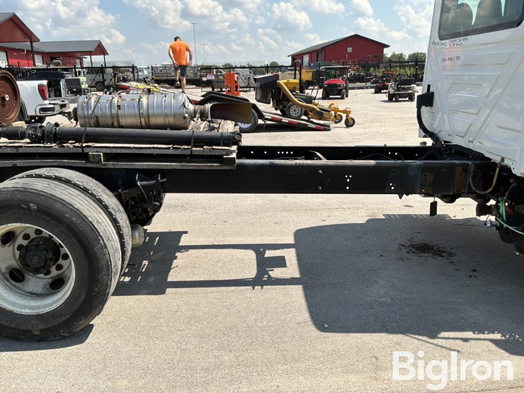 2019-international-durastar-4300-image-17