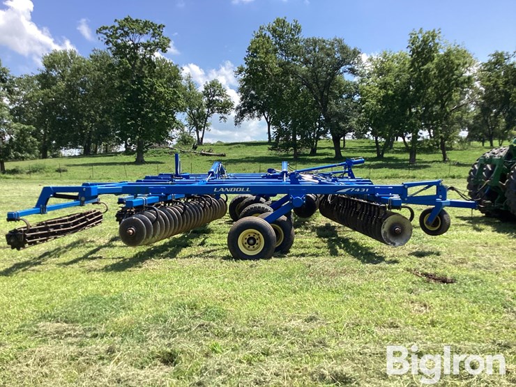 2015-landoll-7431-26-image-15