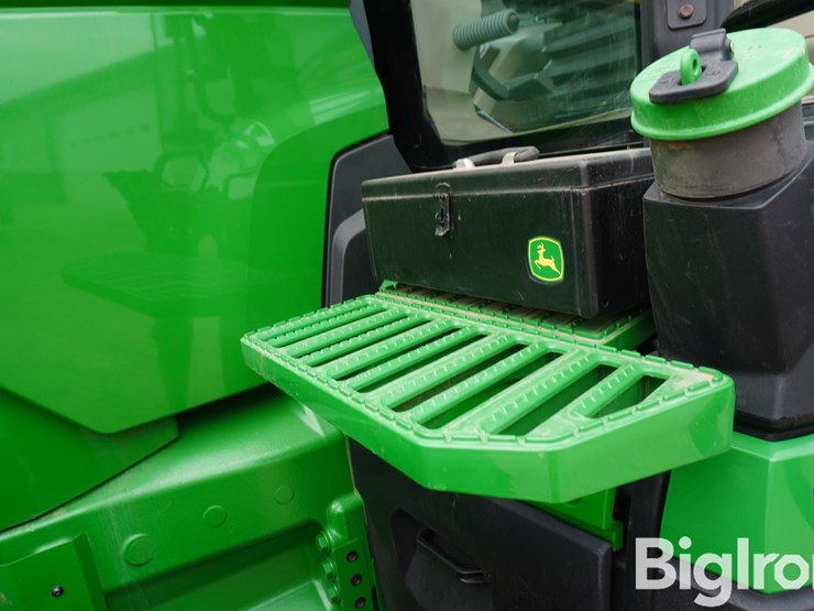 john-deere-8r-250-image-10