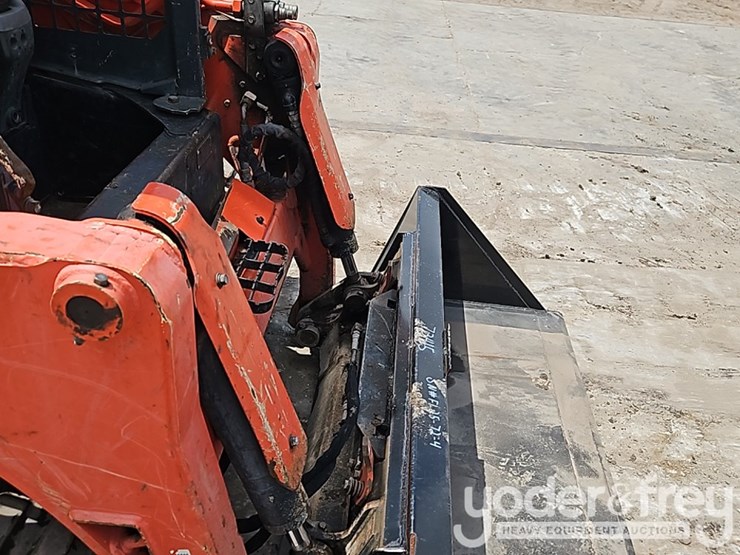 2015-kubota-svl90-2-image-13