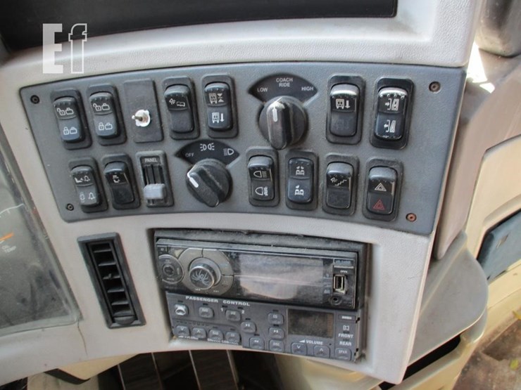 1999-mci-e4500-image-10