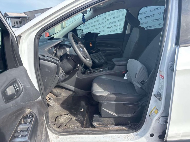 2010-ford-escape-image-12