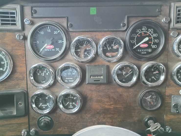#21636-•-1997-peterbilt-379-semi-sleeper-truck-image-57