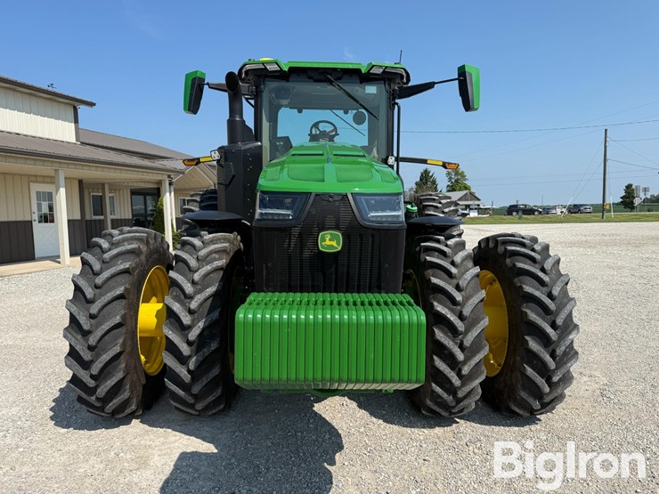 2025-john-deere-8r-370-image-3