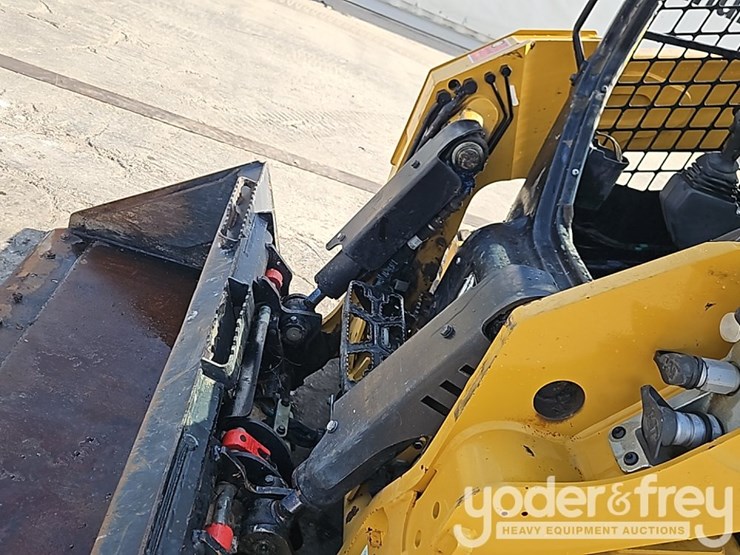 2025-caterpillar-255-image-15