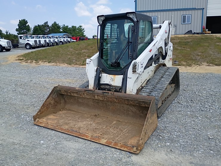 2023-bobcat-t770-image-15