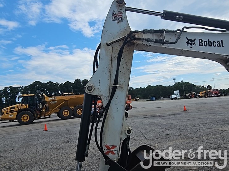 2016-bobcat-e32-image-29