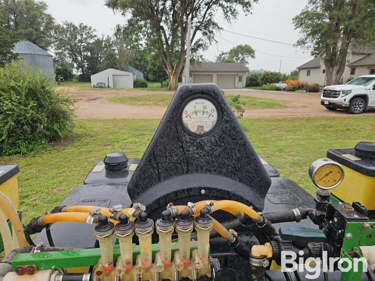 john-deere-7300-image-13