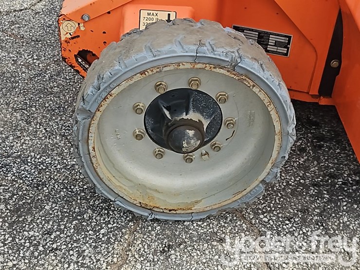 2011-jlg-e400ajpn-image-10