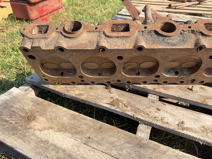 six-cylinder-head,-carburetor-bowl,-and-more-image-6
