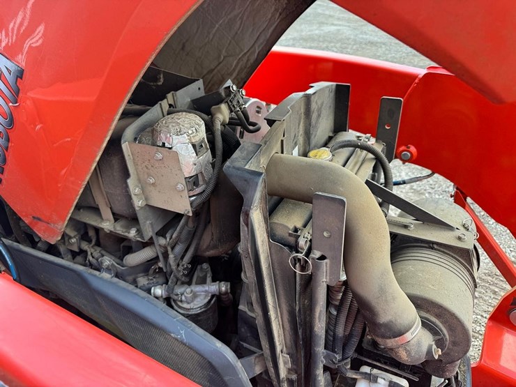 2019-kubota-l4701-image-12