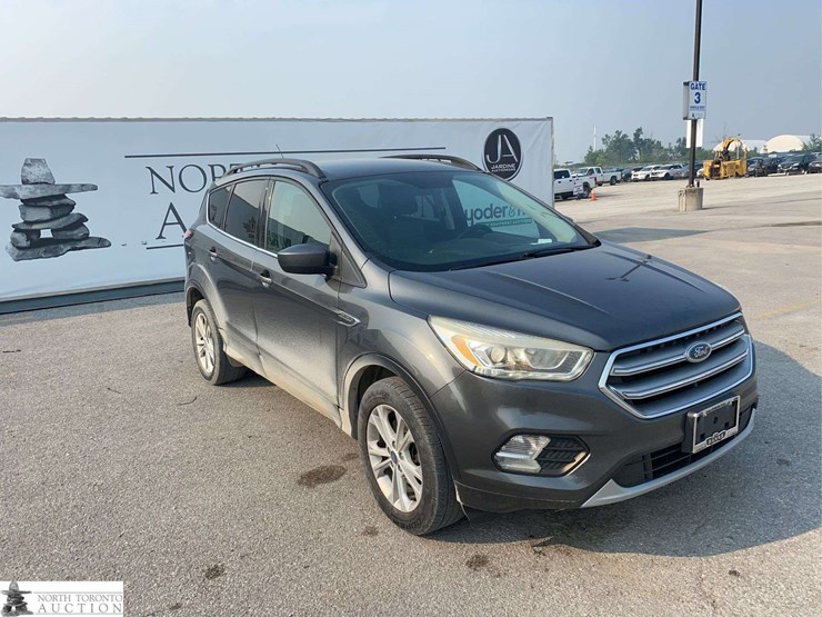 2017-ford-escape-se-image-3