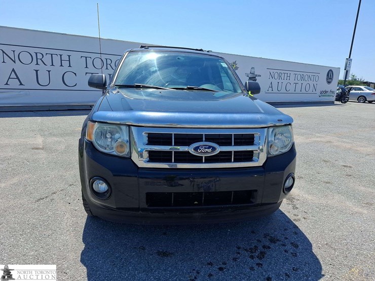 2012-ford-escape-image-2