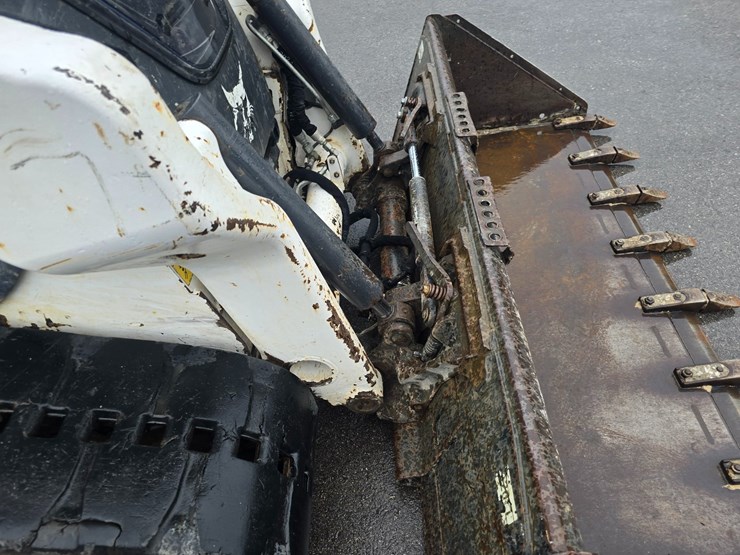 2021-bobcat-t64-image-32
