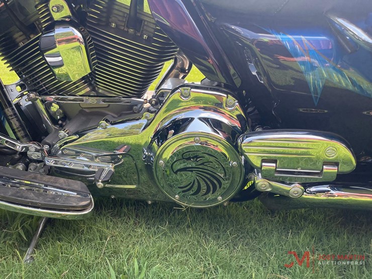 2014-harley-davidson-cvo-limited-mt.-rushmore-project-image-29