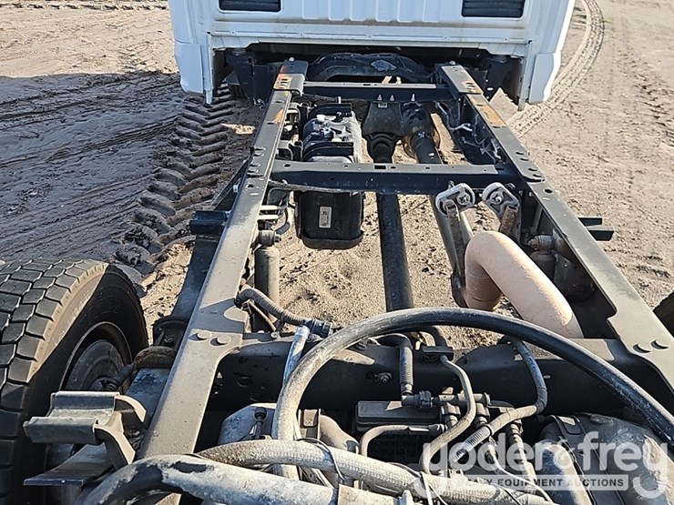 2018-ford-f550-image-16