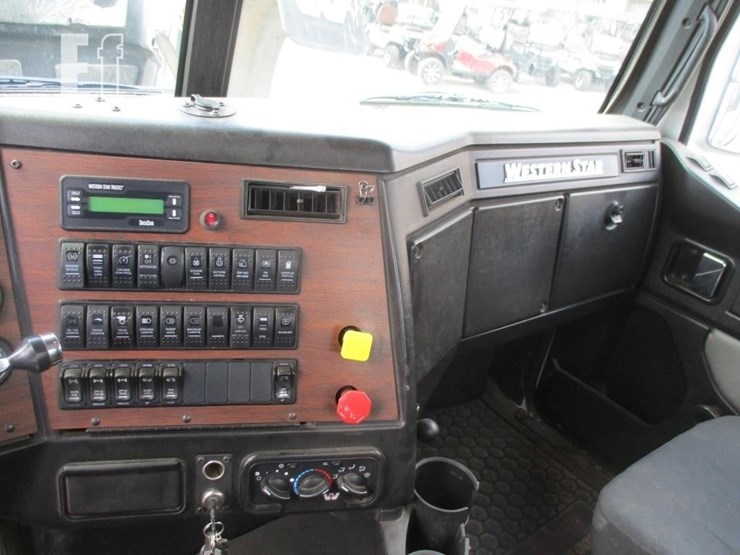 2019-western-star-4900-image-10