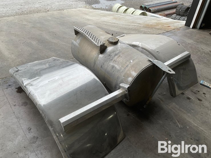 hogebuilt-chrome-quarter-fenders-image-7