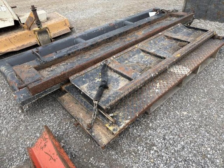 pallet-of-hd-tailgates-image-4