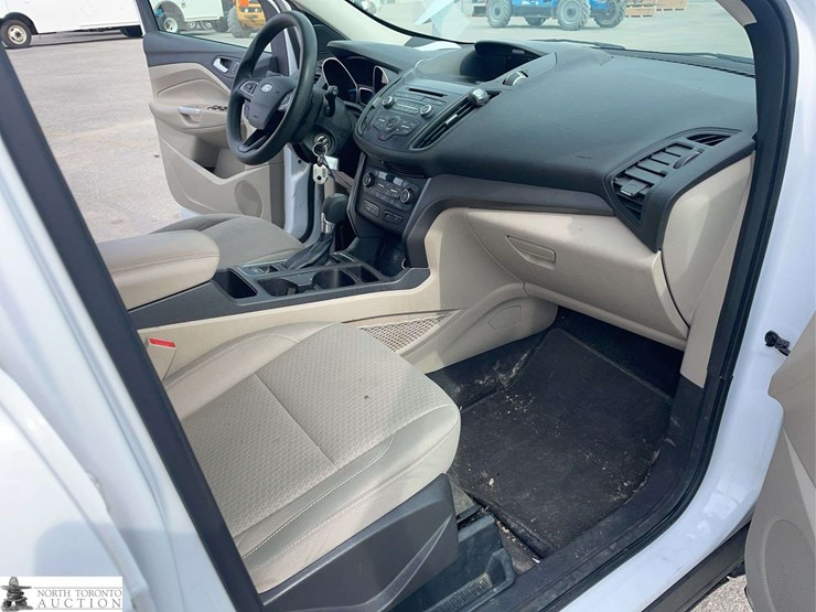 2017-ford-escape-image-18