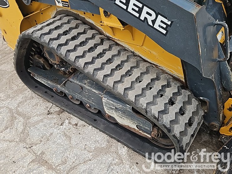 2022-deere-317g-image-11