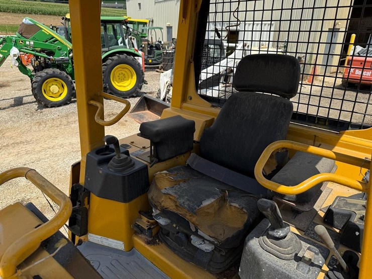 caterpillar-d4g-lgp-image-21