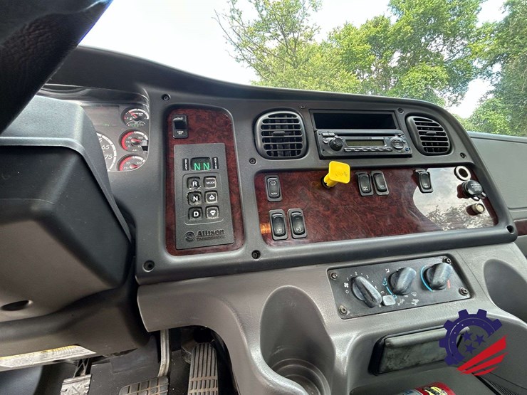 2015-freightliner-m2-t/a-flatbed-truck-image-85
