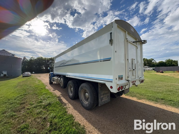 2000-freightliner-fld120-image-9