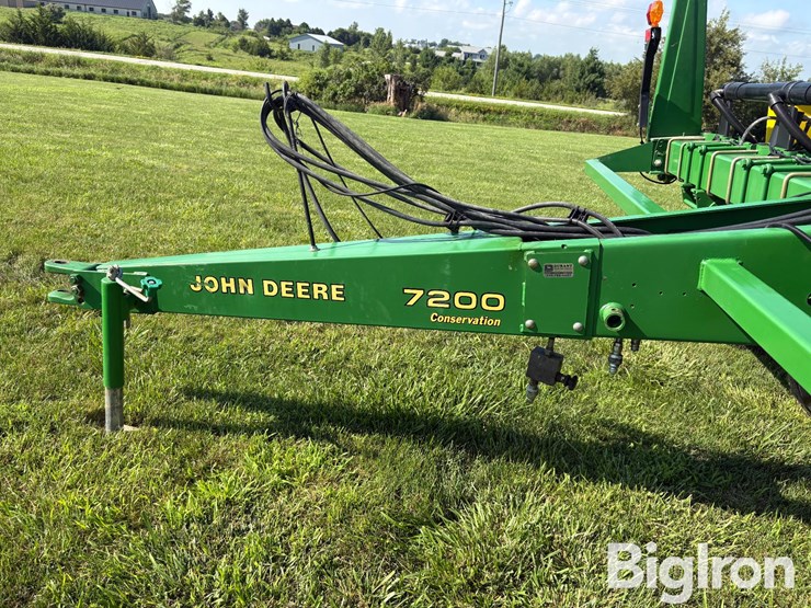 john-deere-7200-image-10