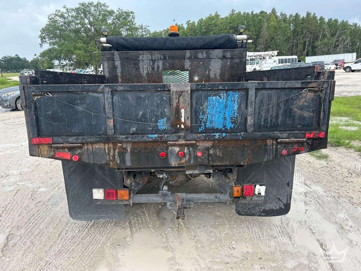 2003-chevrolet-silverado-3500-image-25