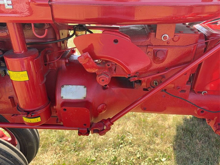 farmall-200-image-46